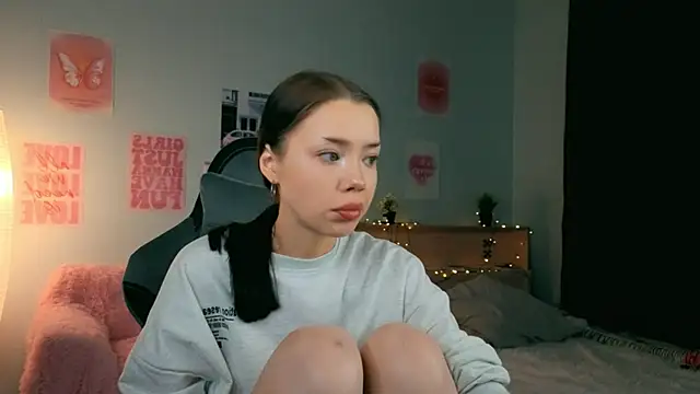 Snapshot of Vexnexe chatting on February 15, 2026, 7:10 pm Vexnexe online show from February 15, 2026, 7:10 pm