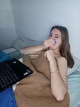 laparejaideal08 online show from March 1, 2026, 8:49 am