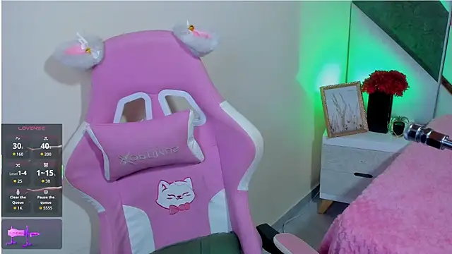 Snapshot of isa_kolins chatting on April 1, 2026, 11:33 am isa kolins online show from April 1, 2026, 11:33 am