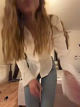 romyxxs online show from April 4, 2026, 12:09 am