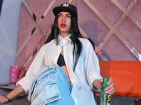 Snapshot of MeghanQueen__ chatting on February 7, 2026, 3:43 am MeghanQueen online show from February 7, 2026, 3:43 am