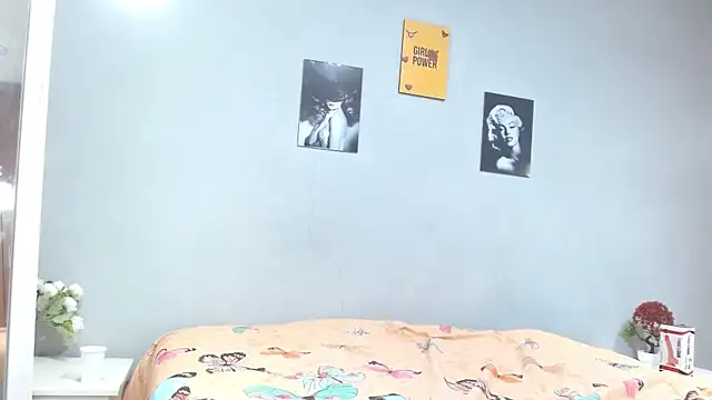 arianna rossi11 online show from April 15, 2026, 12:34 pm