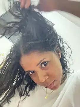 LIA PARKERR online show from February 21, 2026, 12:11 am