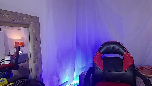 Snapshot of laurasofia45 chatting on April 11, 2026, 5:34 am laurasofia45 online show from April 11, 2026, 5:34 am