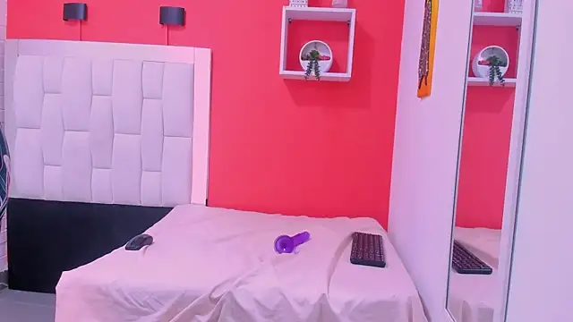 Snapshot of Roxy_sexy69_ chatting on February 20, 2026, 6:26 am Roxy sexy69 online show from February 20, 2026, 6:26 am