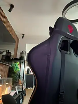 Snapshot of karlaluuvv chatting on April 14, 2026, 11:05 am karlaluuvv online show from April 14, 2026, 11:05 am