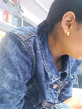 Tatianna Loove  online show from February 15, 2026, 3:20 pm