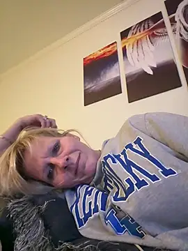 Snapshot of FireAfterDark chatting on February 19, 2026, 6:09 am FireAfterDark online show from February 19, 2026, 6:09 am