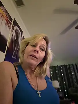 Snapshot of FireAfterDark chatting on February 20, 2026, 6:48 am FireAfterDark online show from February 20, 2026, 6:48 am