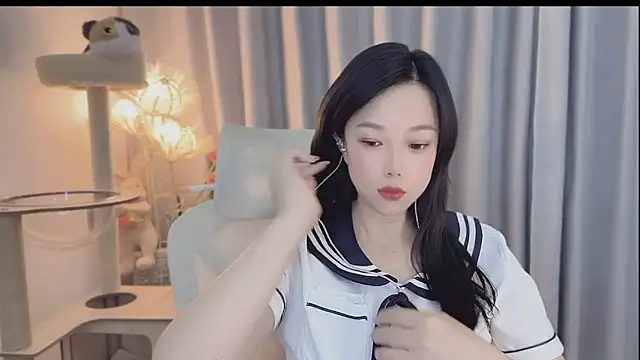 Snapshot of Yumi_yuni chatting on May 9, 2026, 2:28 am Yumi yuni online show from May 9, 2026, 2:28 am
