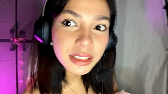 ConstancePorrini online show from February 26, 2026, 6:34 am