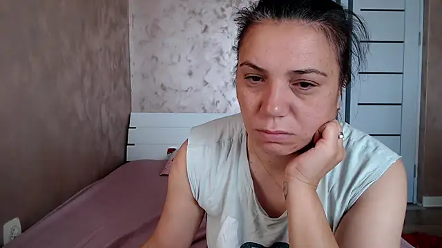 LorraGrey online show from July 5, 2026, 3:34 am