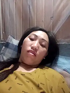 hot-luna- online show from April 11, 2026, 9:08 pm