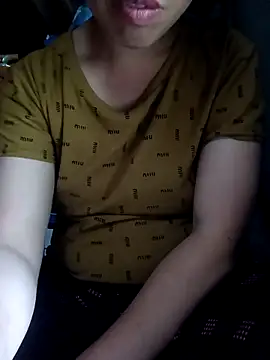 hot-luna- online show from April 13, 2026, 10:10 am