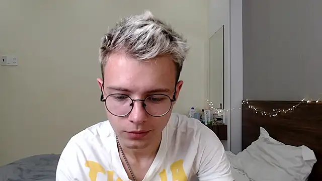 Snapshot of NikiKerryCum chatting on February 15, 2026, 2:03 pm NikiKerryCum online show from February 15, 2026, 2:03 pm