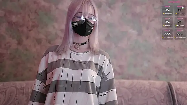 Yunakiss online show from March 1, 2026, 9:17 pm