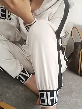 Snapshot of Leexus-niew chatting on February 1, 2026, 6:56 am Leexus-niew online show from February 1, 2026, 6:56 am