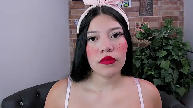 foxy vera online show from April 13, 2026, 11:05 am