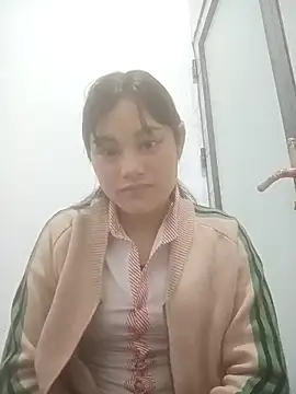 Snapshot of Momo-biki chatting on February 5, 2026, 2:05 am Momo-biki online show from February 5, 2026, 2:05 am