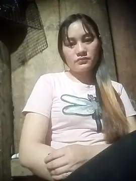 Snapshot of Momo-biki chatting on February 12, 2026, 2:23 pm Momo-biki online show from February 12, 2026, 2:23 pm