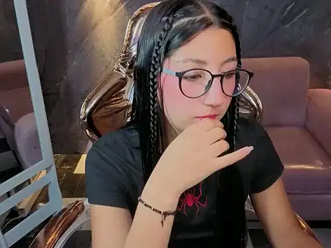 Snapshot of Sophie_jones_b chatting on February 4, 2026, 12:44 pm Sophie jones b online show from February 4, 2026, 12:44 pm