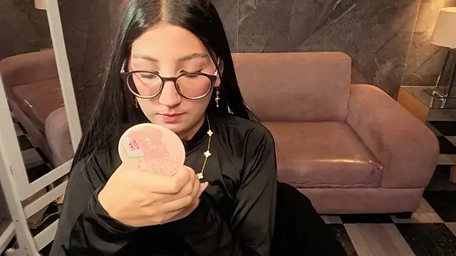 Snapshot of Sophie_jones_b chatting on February 18, 2026, 12:34 pm Sophie jones b online show from February 18, 2026, 12:34 pm