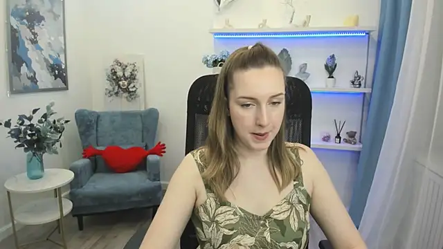 Snapshot of CaseyTerini chatting on May 4, 2026, 3:46 am CaseyTerini online show from May 4, 2026, 3:46 am