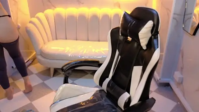 Snapshot of Valerie_moon_b chatting on February 12, 2026, 12:55 pm Valerie moon b online show from February 12, 2026, 12:55 pm