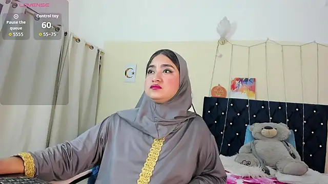 SamiraAwada online show from May 12, 2026, 7:11 pm