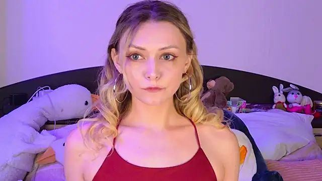 Leecey online show from February 8, 2026, 11:19 pm