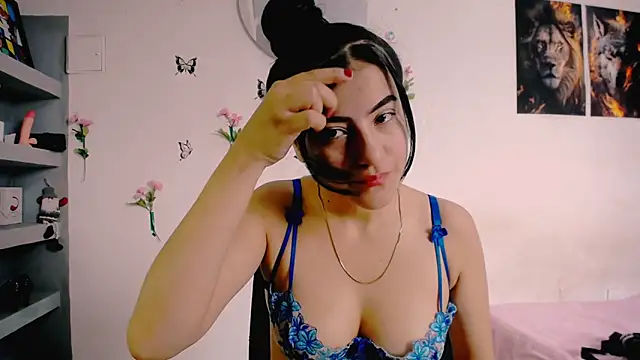 charlotte petit  online show from February 17, 2026, 4:13 pm