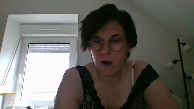 OIseauNoir88 online show from March 22, 2026, 8:51 am