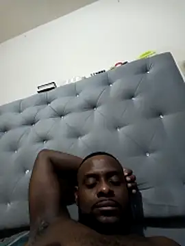 Snapshot of Tuverdugo12 chatting on April 12, 2026, 11:10 pm Tuverdugo12 online show from April 12, 2026, 11:10 pm