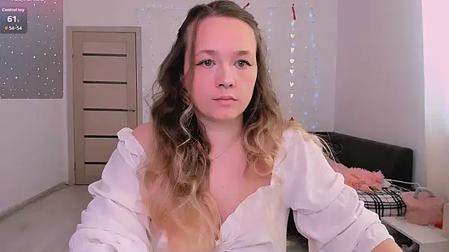 Snapshot of evilla_brill chatting on April 1, 2026, 8:48 am evilla brill online show from April 1, 2026, 8:48 am