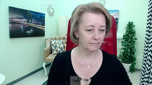 MONA W online show from April 9, 2026, 11:04 am