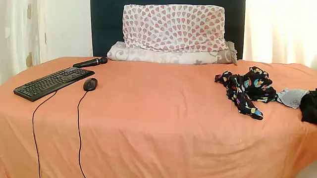 Exotic FreakyQueen online show from February 17, 2026, 2:35 pm