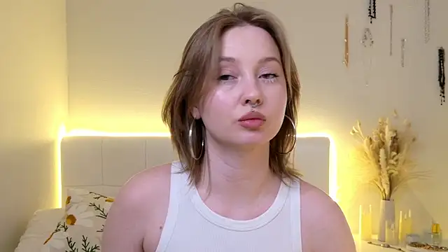 Snapshot of CandiceKingzzz chatting on February 11, 2026, 3:50 pm CandiceKingzzz online show from February 11, 2026, 3:50 pm