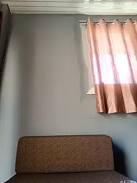 Snapshot of newtube0 chatting on February 8, 2026, 6:39 am newtube0 online show from February 8, 2026, 6:39 am