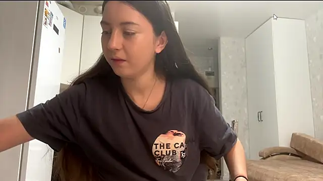 ZyntraLoom online show from February 1, 2026, 12:59 pm