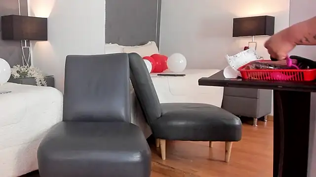 Snapshot of Oliviia_williams chatting on February 16, 2026, 11:28 am Oliviia williams online show from February 16, 2026, 11:28 am