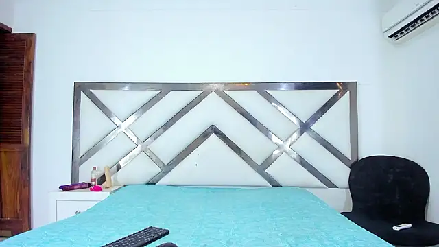 Snapshot of Nico_Hillx chatting on February 5, 2026, 5:39 pm Nico Hillx online show from February 5, 2026, 5:39 pm