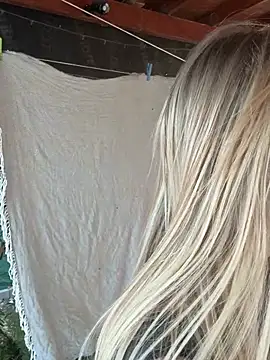 Snapshot of Ellie-rosee chatting on February 26, 2026, 3:11 pm Ellie-rosee online show from February 26, 2026, 3:11 pm