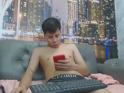 santiago xxxcol online show from April 10, 2026, 11:20 pm