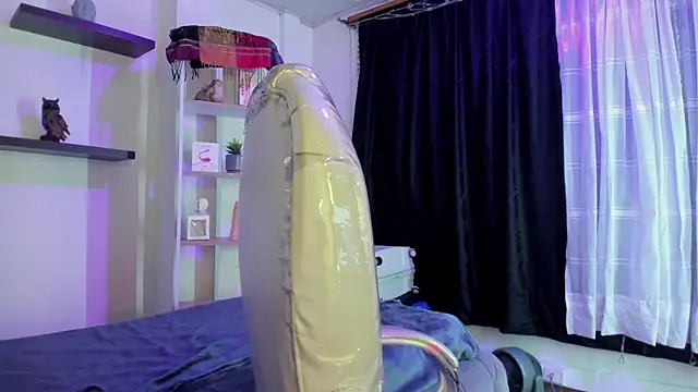 Miniadelf online show from March 24, 2026, 8:58 pm