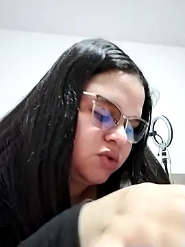 SamanthaStonee online show from February 25, 2026, 8:07 pm