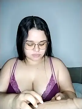 SamanthaStonee online show from June 12, 2026, 4:44 am