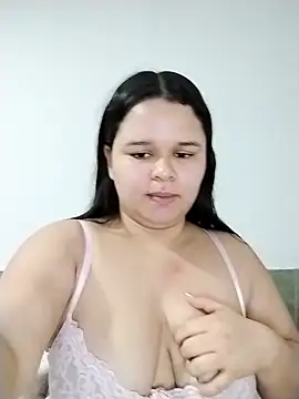 SamanthaStonee online show from June 12, 2026, 8:08 pm