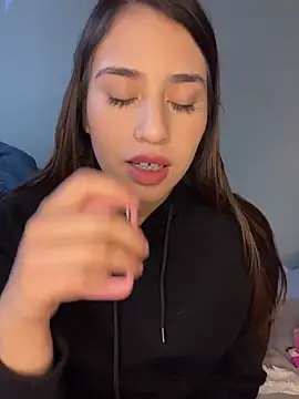 Snapshot of romyamo chatting on February 14, 2026, 3:14 am romyamo online show from February 14, 2026, 3:14 am