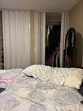 romyamo online show from March 15, 2026, 3:23 am