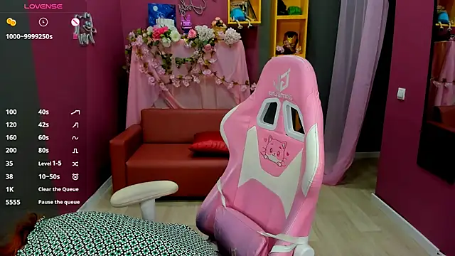 MiraBoom online show from April 15, 2026, 6:15 pm